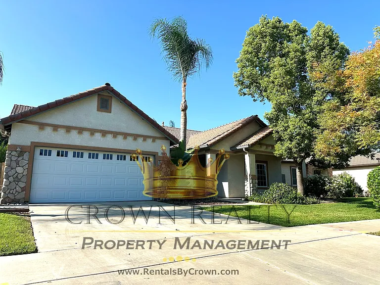 1973 Tinto Ave — Photo 3