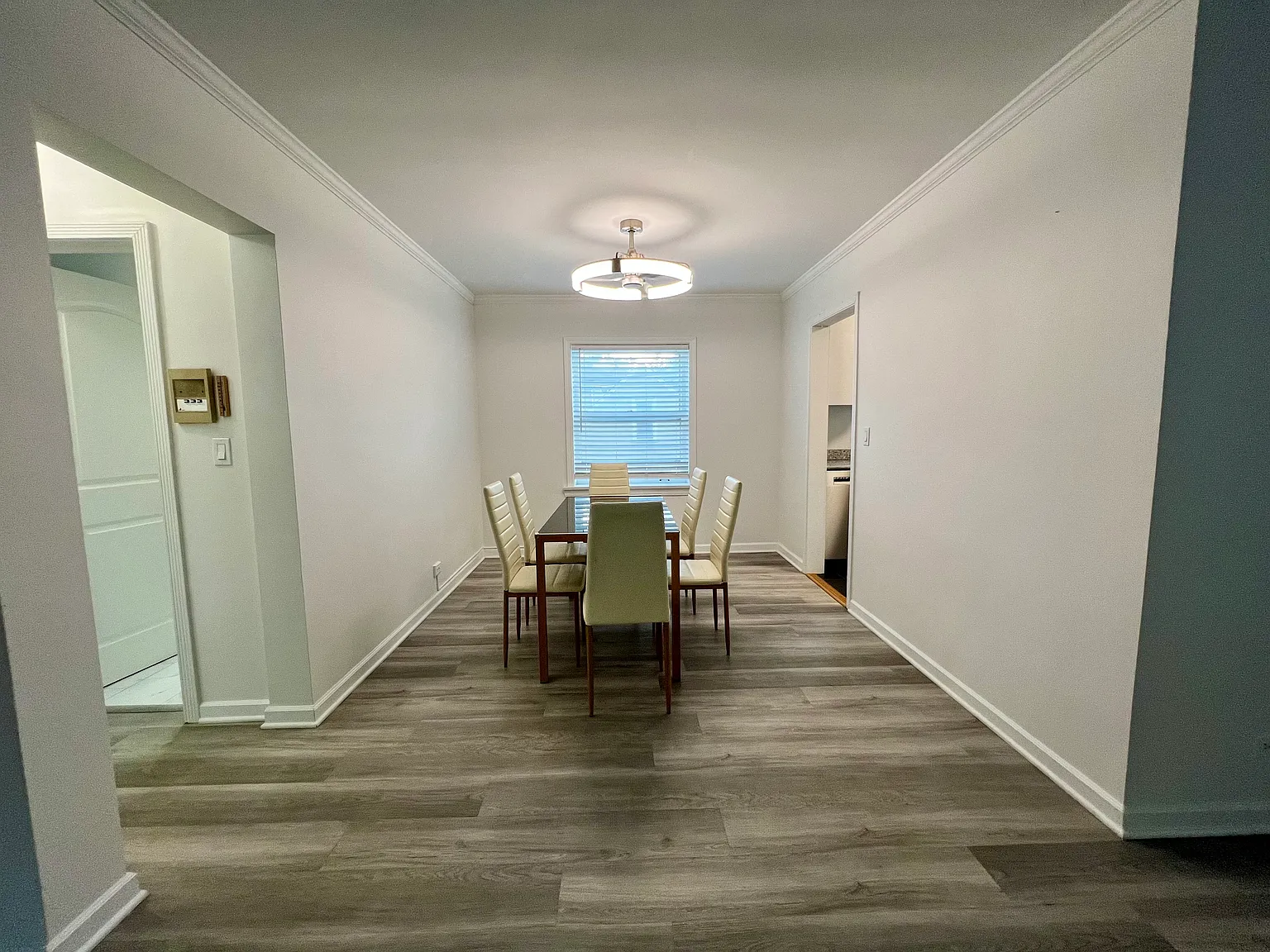 2 bed, 1000 sqft, $2,200 — Photo 4