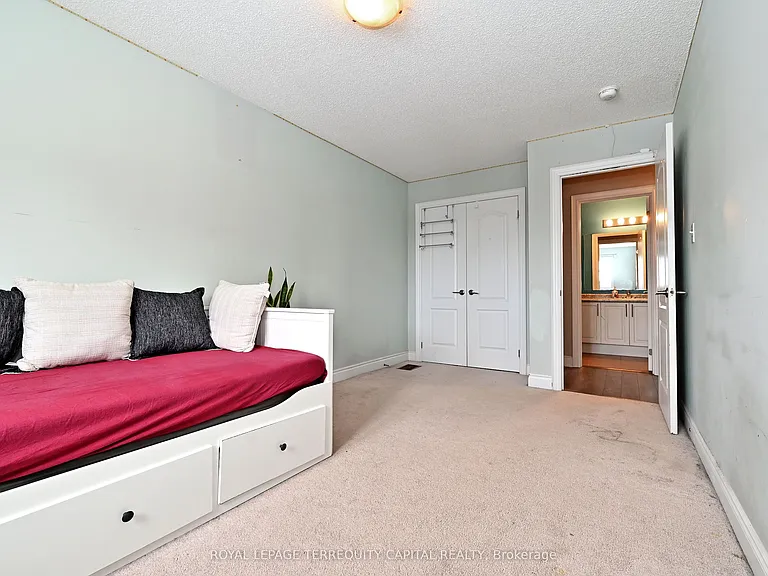 31 Madelaine Dr #6 — Photo 31