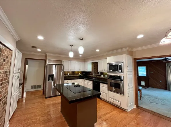 1416 Hideaway Ln W, Lindale, TX 75771