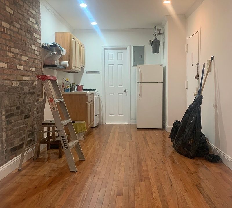 1st image of 189 E 3rd St #1D
