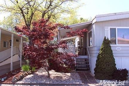 2nd image of 1627 Spruce Ct #125