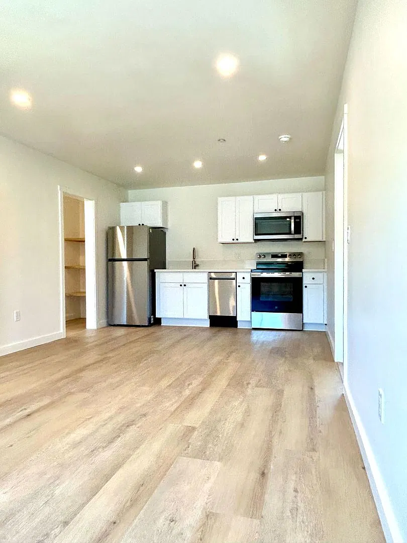 Now Leasing for the 2027-2028 School Year: Near Downtown San Luis Obispo and Cal Poly — Photo 4