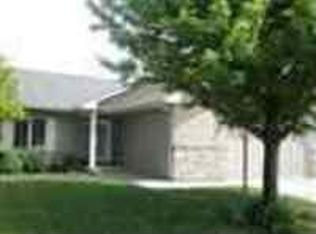 4222 Briarwood Dr, Cedar Falls, IA 50613