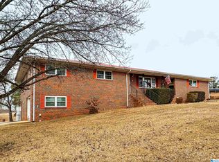 131 Arrowhead Trl, Anniston, AL 36206