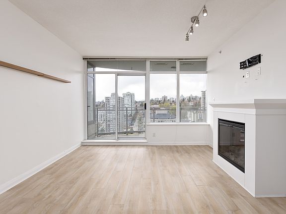 3rd image of 898 Carnarvon St #2207