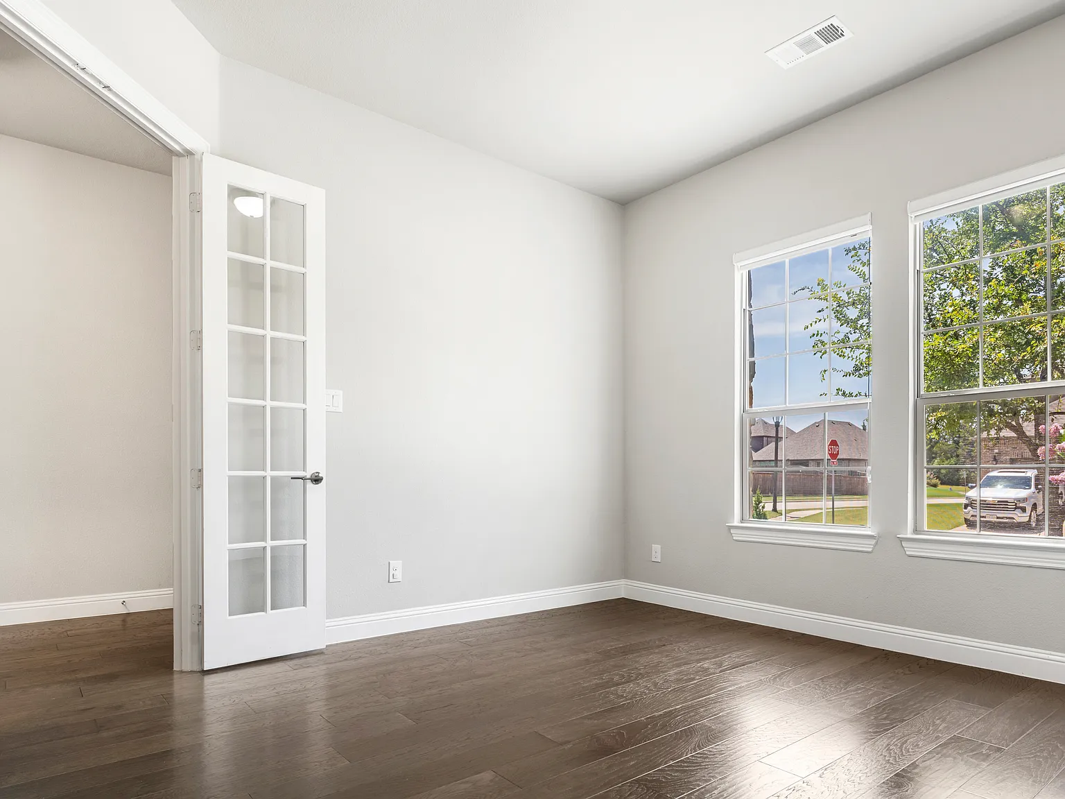 3 bed, 2.5 bath, 2215 sqft, $2,700 — Photo 4