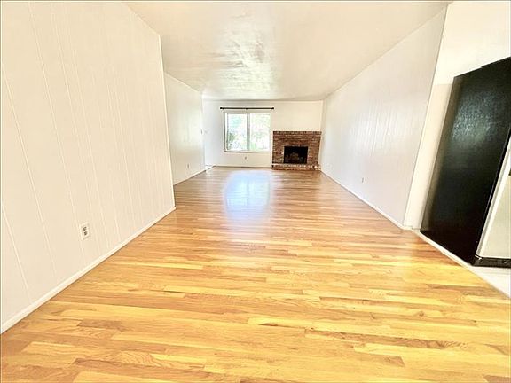 4th image of 1550 Driftwood Ct