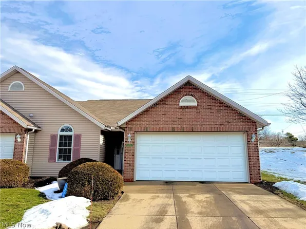 1424 Channonbrook St SW, Canton, OH 44710