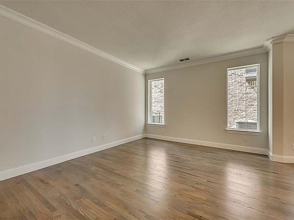 5th image of 3100 Orleans Dr