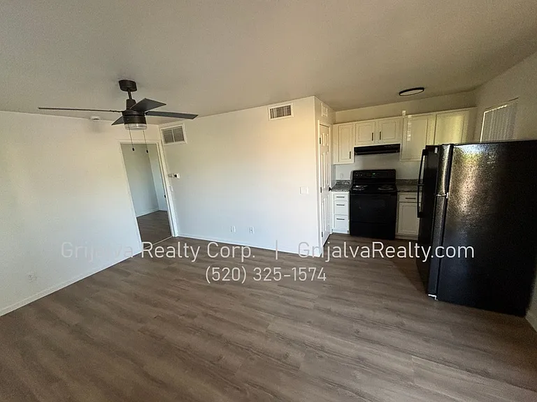 2322 Elaine Blvd — Photo 4