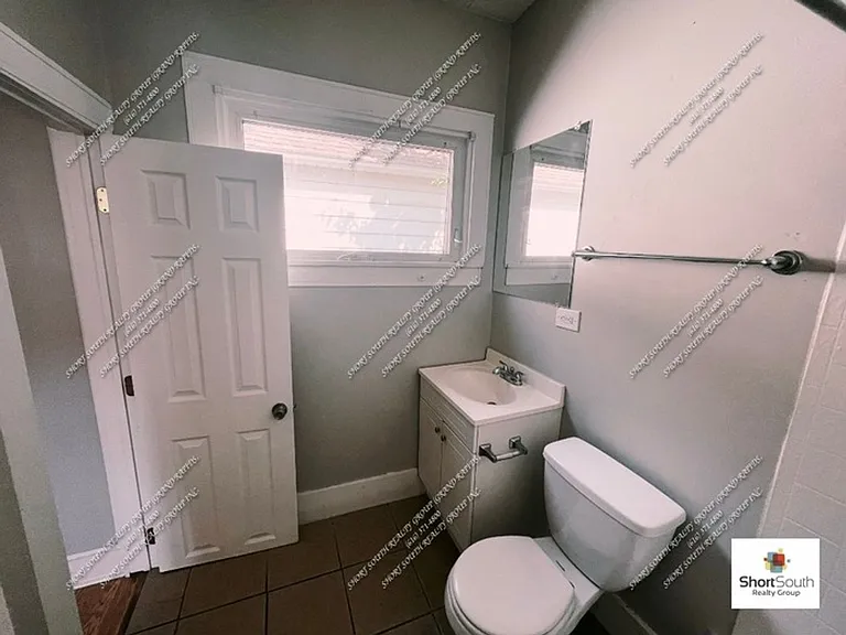 812 California St NW — Photo 9