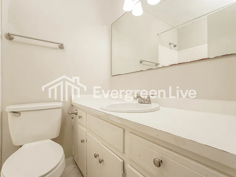 1906 Driftwood Dr — Photo 14