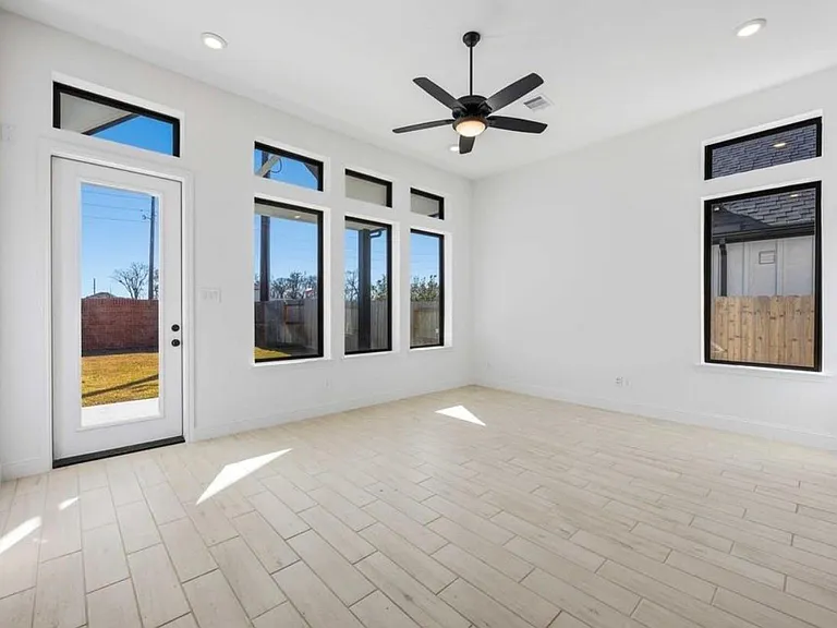 10326 Water Harbor Dr — Photo 9