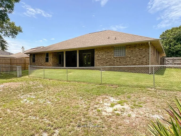 2080 Stennis Dr — Photo 37