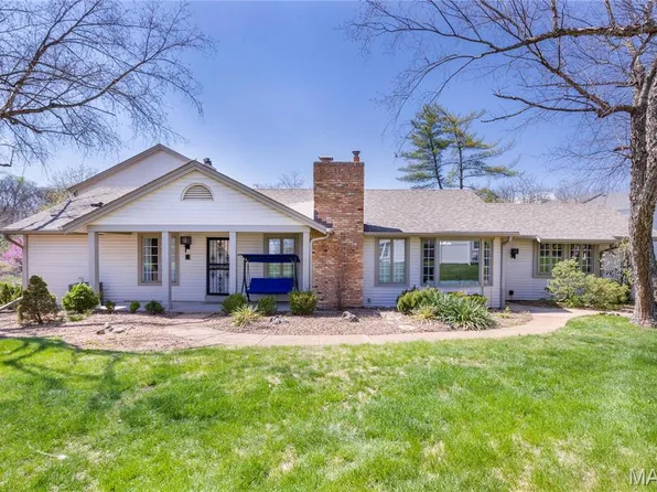 2306 Manor Grove Dr, Chesterfield, MO 63017