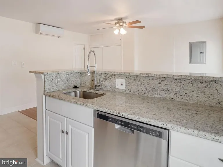 4639 Umbria St #3F — Photo 6