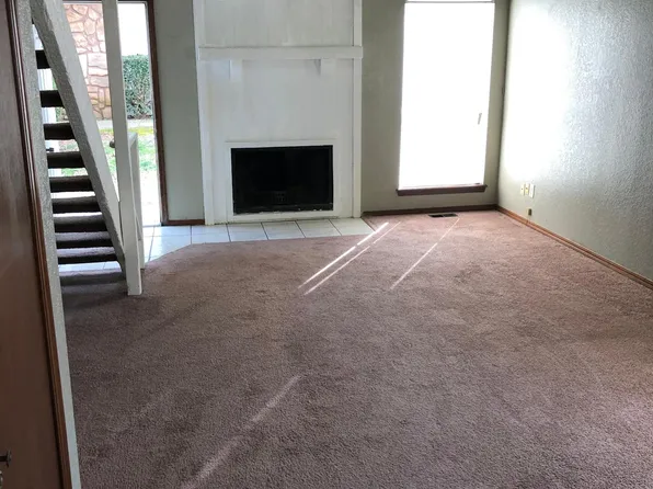 1011 Chartrand Ave, Edmond, OK 73034