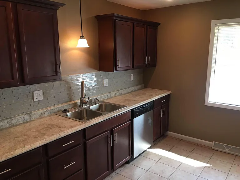 4921 N Oakley Ave — Photo 4