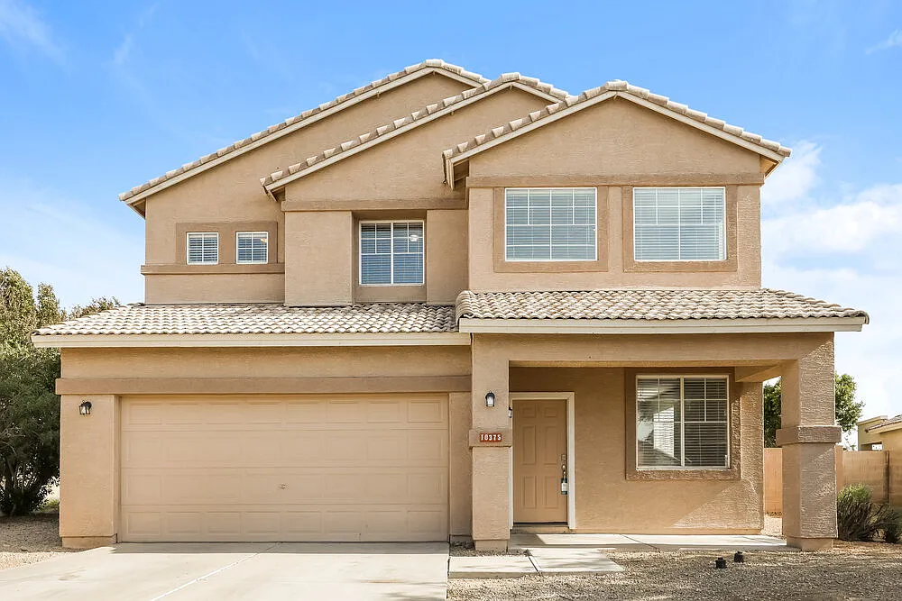 5 bed, 2.5 bath, 2261 sqft, $2,495 — Photo 1