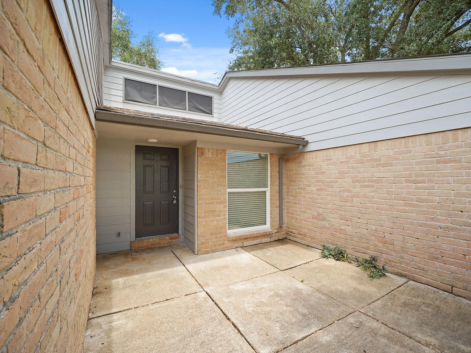 3 bed, 2.0 bath, 1573 sqft, $1,950 — Photo 3