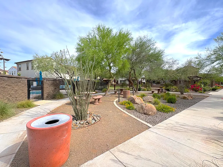 2345 W Gloria Ln — Photo 45