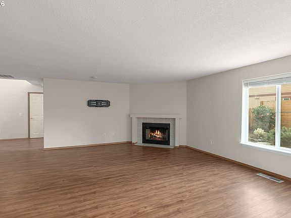 4th image of 7082 SE Lois St