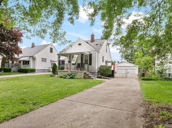 115 Gargantua Ave, Clawson, MI 48017