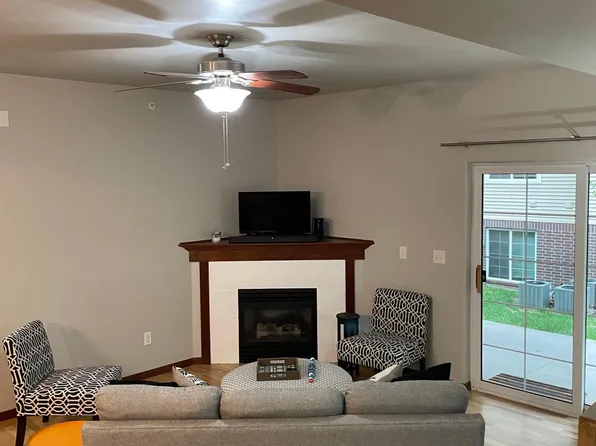 1820 W Benton St #102, Iowa City, IA 52246