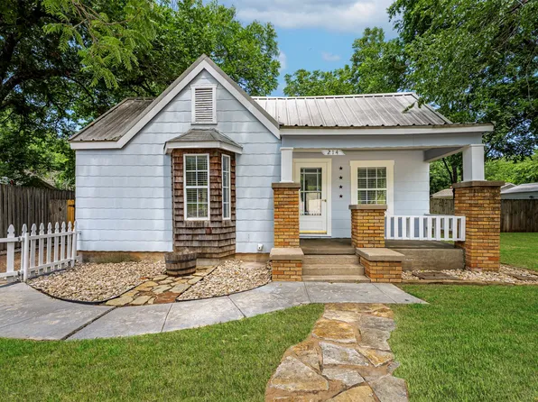 214 Churchill Rd, Fort Worth, TX 76114