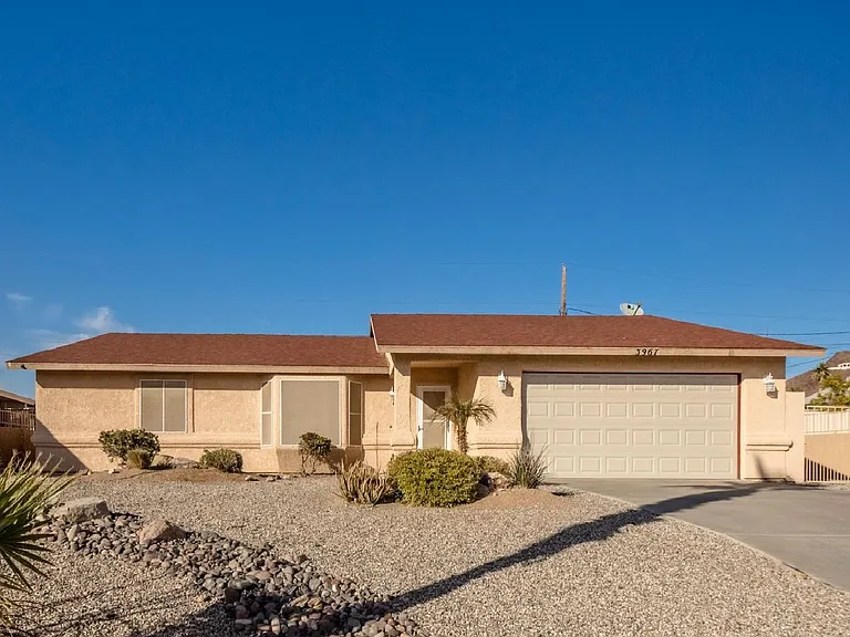 3967 Breakwater Dr — Photo 1