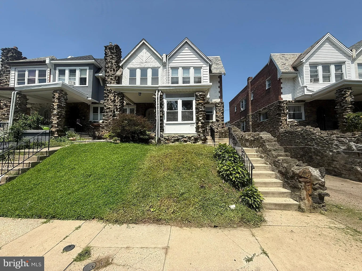 3 bed, 1.5 bath, 1456 sqft, $2,195 — Photo 2