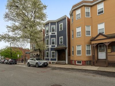 733 E 3rd St, South Boston, MA, 02127