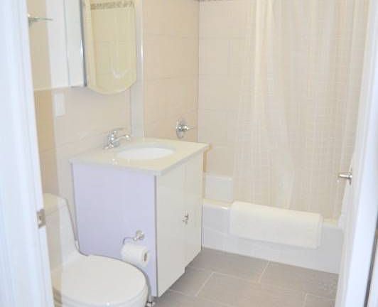 5th image of 521 W 48th St