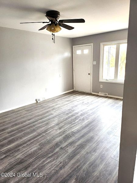 5th image of 7 Van Dyke Road