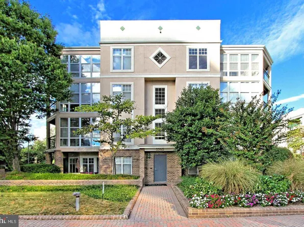 5563 Seminary Rd APT 310, Falls Church, VA 22041