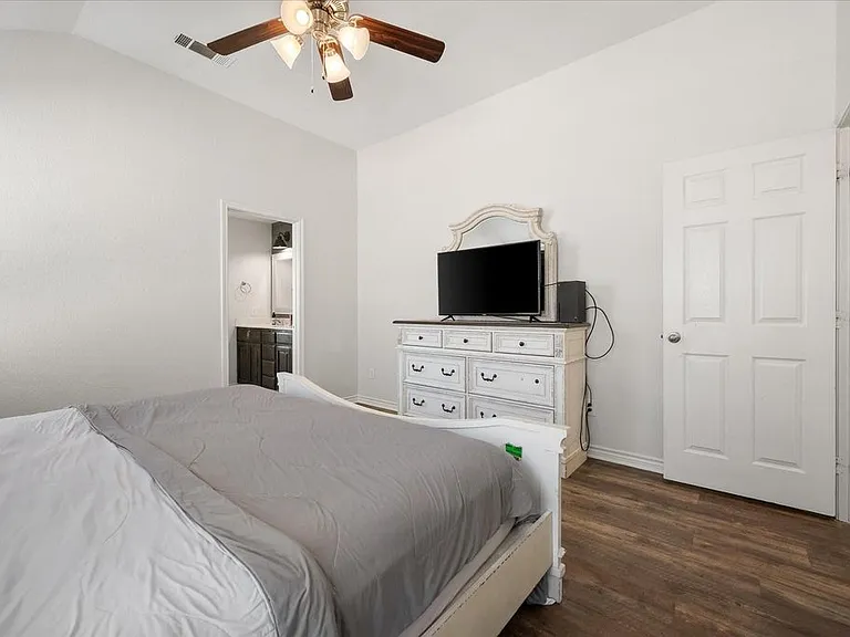 9224 Diane Dr — Photo 13