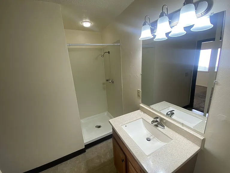 Kimberly Club Apartments — Photo 206
