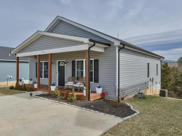 65 Triple Crown Dr, Lexington, VA 24450