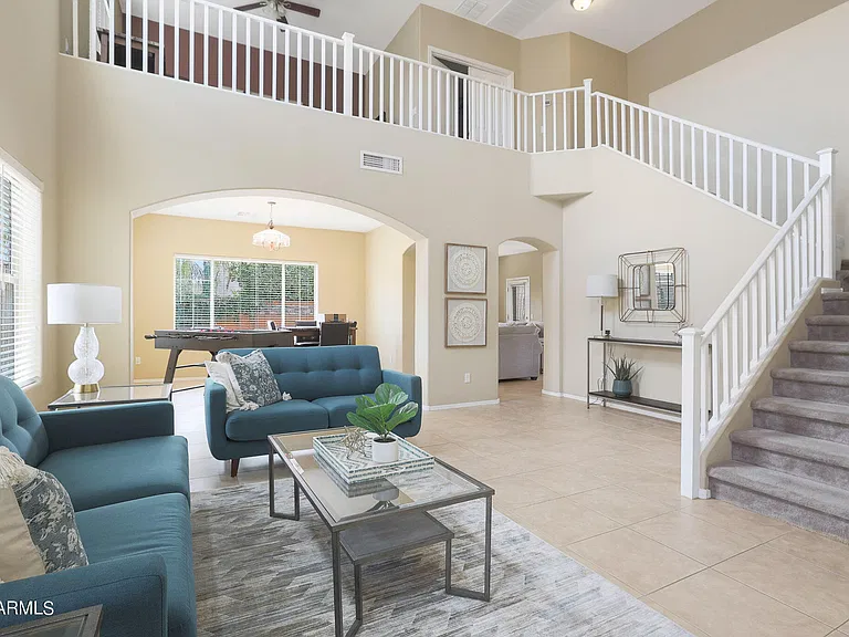 15941 W Mauna Loa Ln — Photo 4