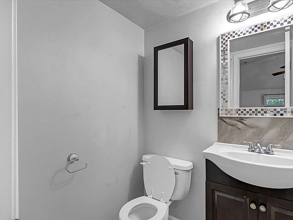 5th image of 4945 Paine Ln