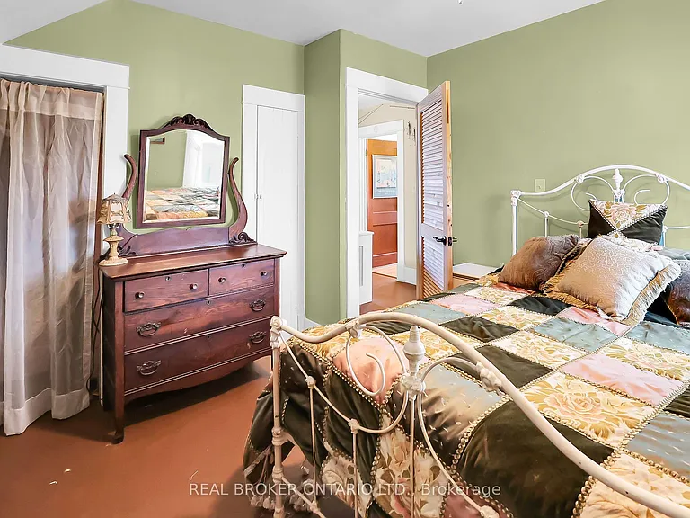 11611 Beach Rd W — Photo 29