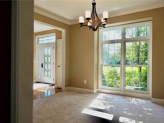 4th image of 2883 Forest Lake Dr