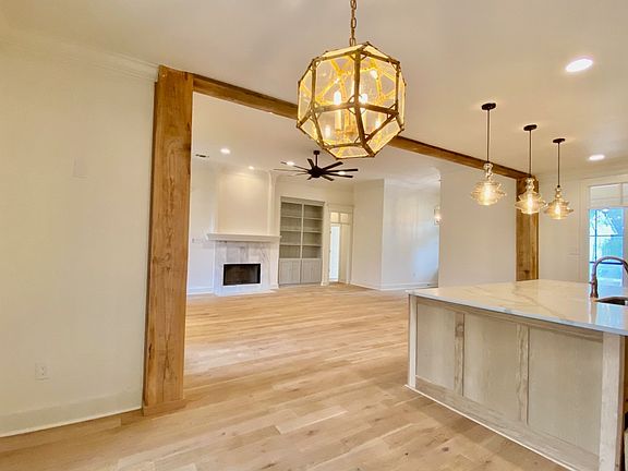 5th image of 10001 Woodridge St