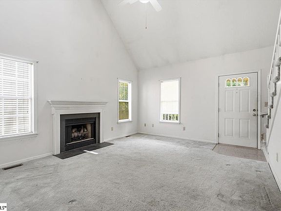 2nd image of 1024 Summit Dr