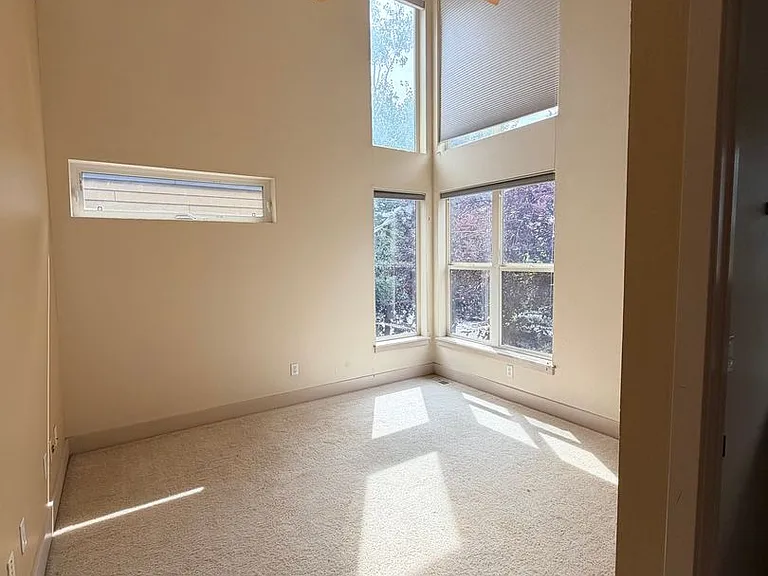 4249 Cover St — Photo 7