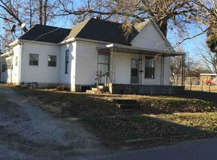 211 S Madison St, Oakland City, IN