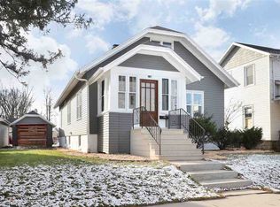 136 E Pearl St, Seymour, WI 54165