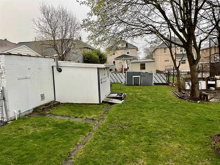 112 N Roosevelt Ave — Photo 27