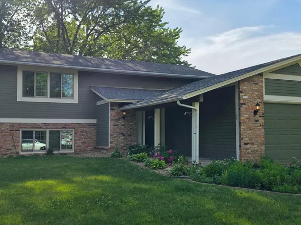 7965 Sierra Pkwy, Brooklyn Park, MN 55444